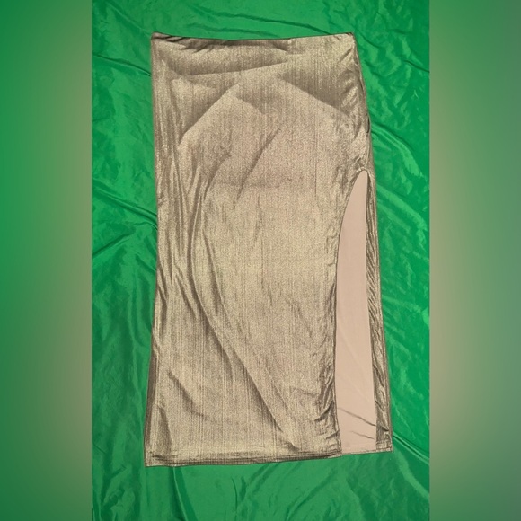 Remi x Revolve Elegant Gold Maxi Skirt size 4X - Picture 3 of 8